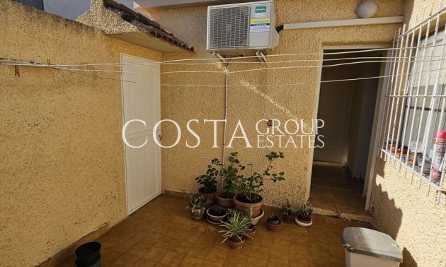 Herverkoop - Villa -
Orihuela Costa - Campoamor