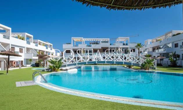 Herverkoop - Villa -
Orihuela Costa - Los Balcones