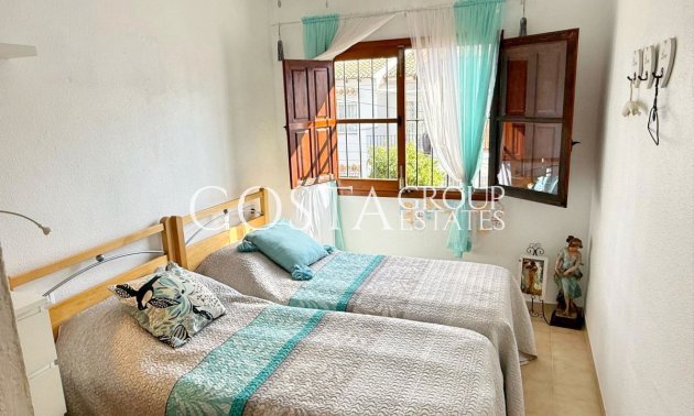 Resale - House -
Torrevieja