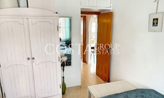 Resale - House -
Torrevieja