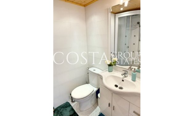 Resale - House -
Torrevieja