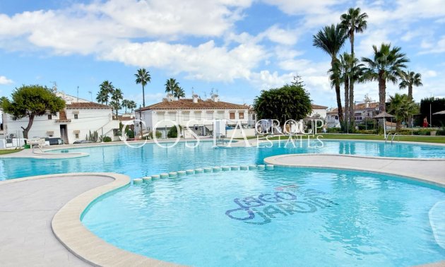 Resale - House -
Torrevieja