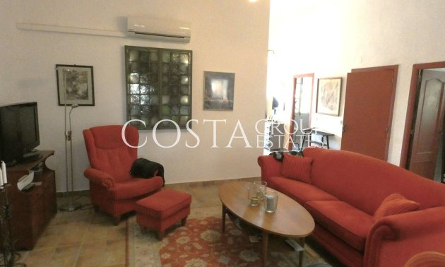 Herverkoop - Villa -
Dolores - Dolores Centro