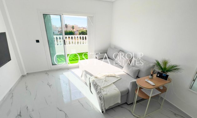 Resale - House -
Orihuela Costa