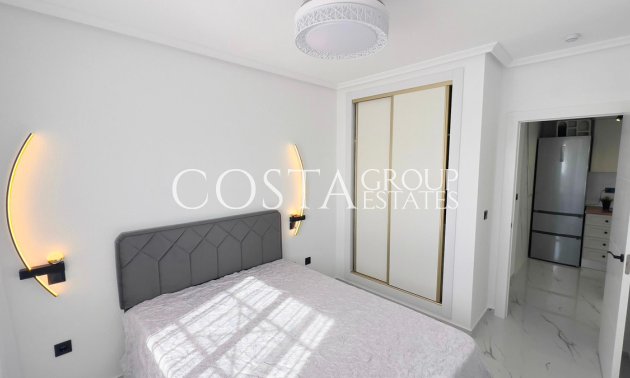 Resale - House -
Orihuela Costa