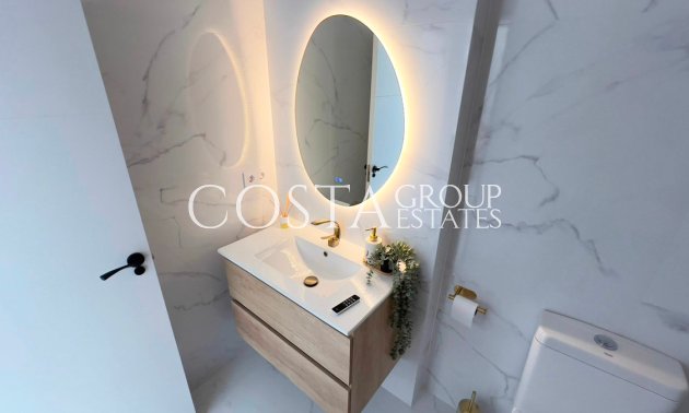 Resale - House -
Orihuela Costa