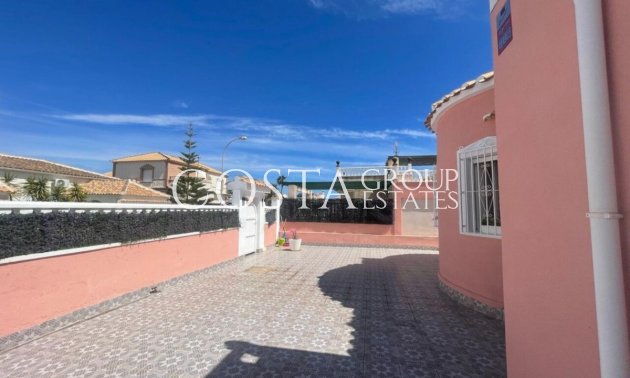 Herverkoop - Villa -
Orihuela Costa - Playa Flamenca