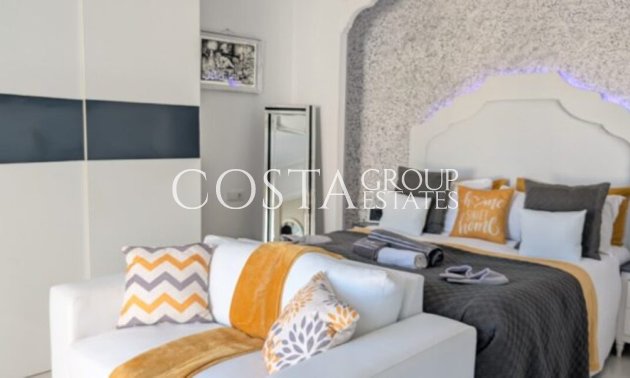 Herverkoop - Villa -
Orihuela Costa - Villamartin