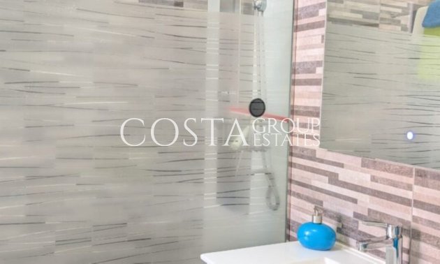 Herverkoop - Villa -
Orihuela Costa - Villamartin