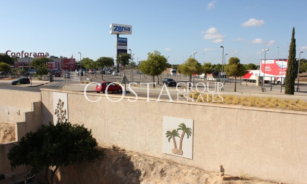 Herverkoop - Villa -
Orihuela Costa - La Zenia