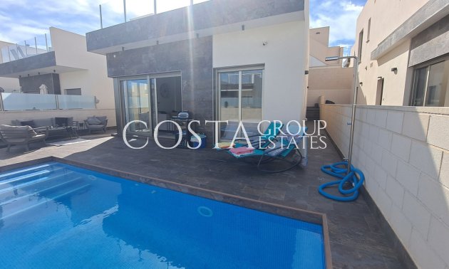 Herverkoop - Villa -
Orihuela Costa - Villamartin