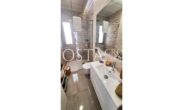 Herverkoop - Villa -
Orihuela Costa - Villamartin