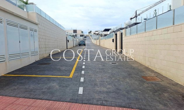 Herverkoop - Villa -
Orihuela Costa - Villamartin