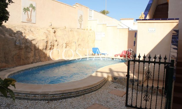 Herverkoop - Villa -
Orihuela Costa - La Zenia