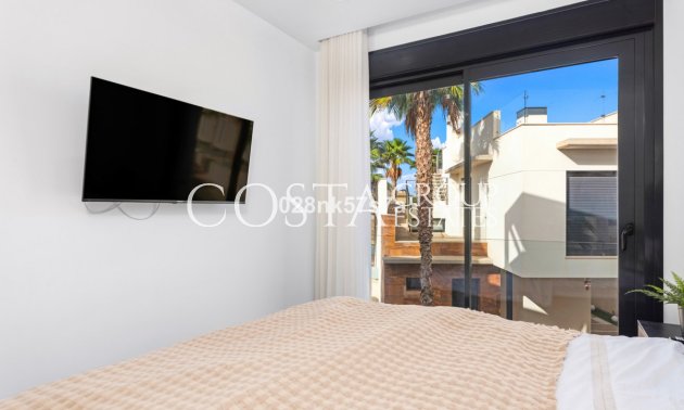 Herverkoop - Villa -
Orihuela Costa - Lomas de Cabo Roig