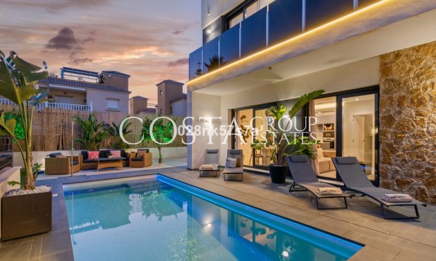 Herverkoop - Villa -
Orihuela Costa - Lomas De Campoamor