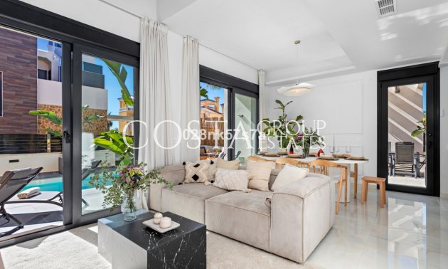 Herverkoop - Villa -
Orihuela Costa - Lomas De Campoamor