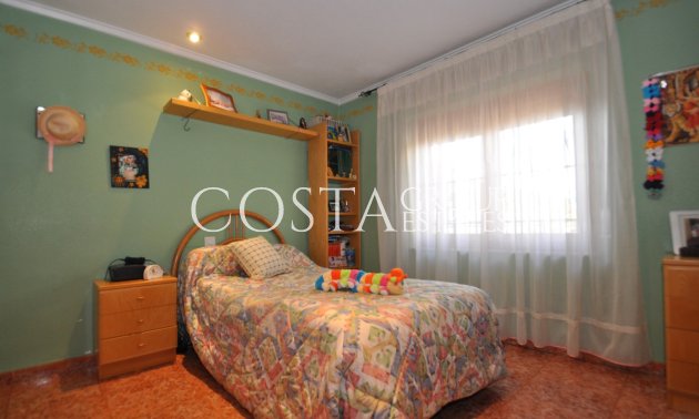 Resale - House -
Pinoso - Pinoso Centro