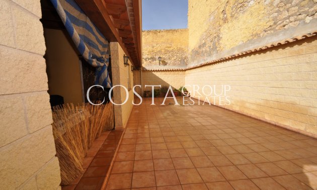 Resale - House -
Pinoso - Pinoso Centro