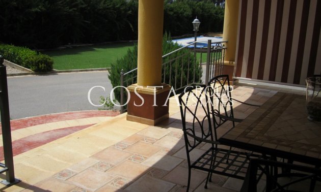 Odsprzedaż - Willa -
Yecla - Yecla Centro