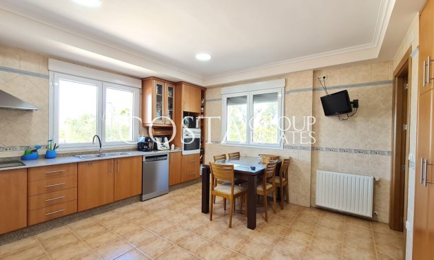 Odsprzedaż - Willa -
Yecla - Yecla Centro