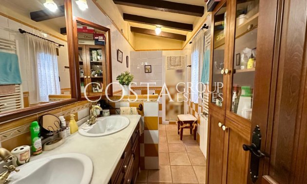 Odsprzedaż - Willa -
Yecla - Yecla Centro