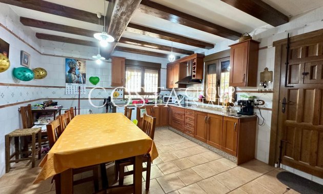 Odsprzedaż - Willa -
Yecla - Yecla Centro