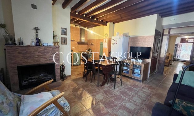 Odsprzedaż - Dom -
Pinoso - Pinoso Centro