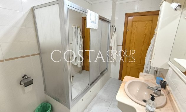 Wiederverkauf - Villa -
Yecla - Yecla Centro