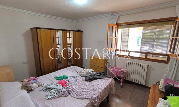 Wiederverkauf - Villa -
Yecla - Yecla Centro