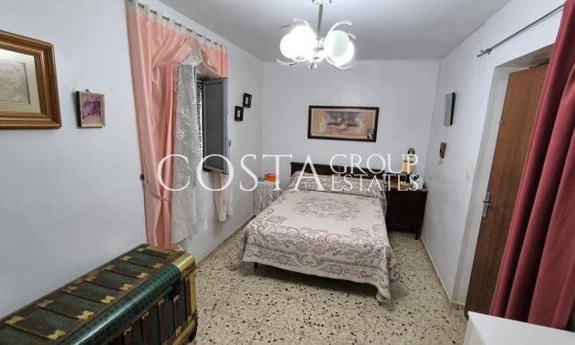 Wiederverkauf - Villa -
Yecla - Yecla Centro