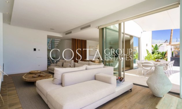 Herverkoop - Villa -
Orihuela Costa - Las Colinas Golf