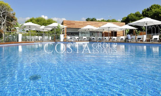 Herverkoop - Villa -
Orihuela Costa - Las Colinas Golf