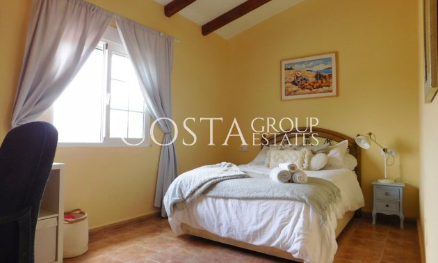 Herverkoop - Villa -
Dolores - Dolores Centro