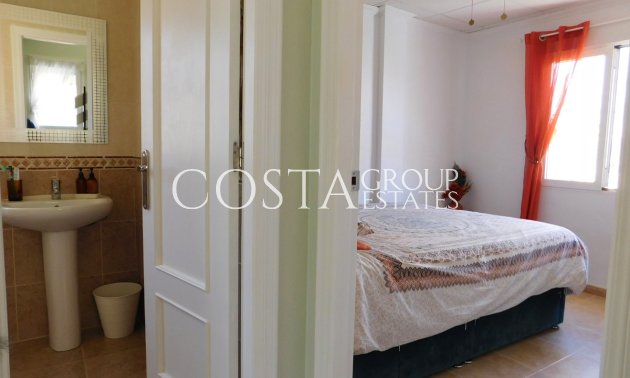 Herverkoop - Villa -
Orihuela Costa - Villamartin