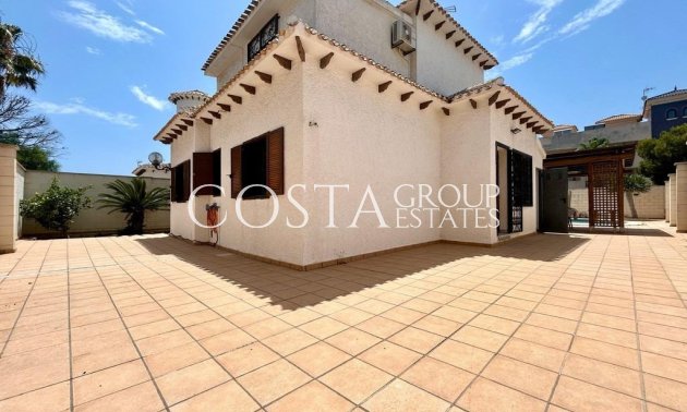 Herverkoop - Villa -
Orihuela Costa - La Zenia