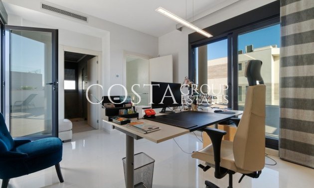 Herverkoop - Villa -
Orihuela Costa