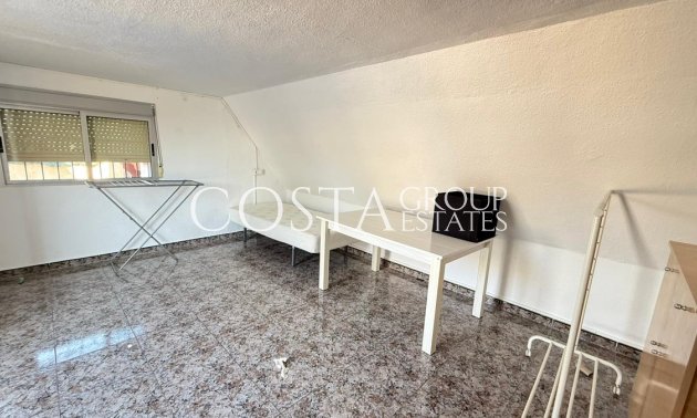 Resale - Villa -
Torrevieja