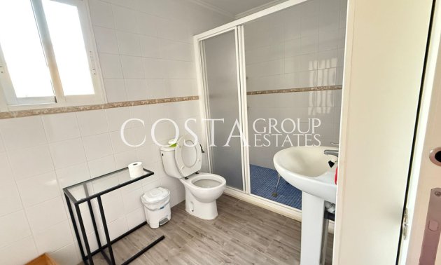 Resale - Villa -
Torrevieja