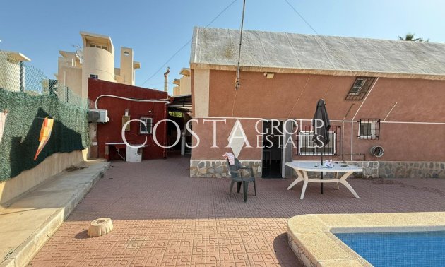 Resale - Villa -
Torrevieja