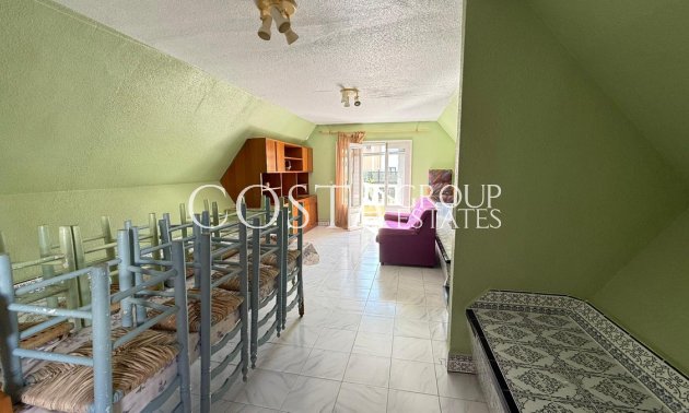 Resale - Villa -
Torrevieja