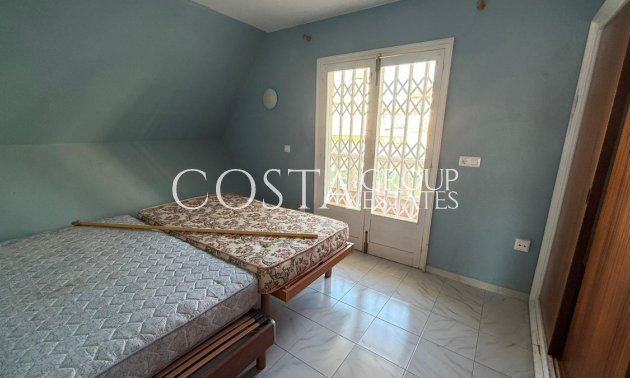 Resale - Villa -
Torrevieja