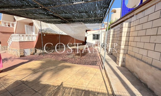 Resale - Villa -
Torrevieja