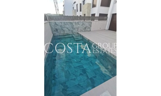 Resale - Villa -
Los Montesinos - Los Montesinos Centro