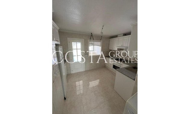 Resale - House -
Orihuela Costa