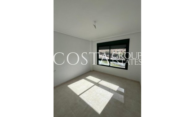 Resale - House -
Orihuela Costa