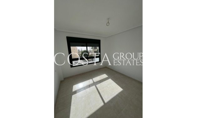 Resale - House -
Orihuela Costa