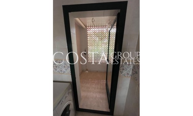 Resale - House -
Orihuela Costa