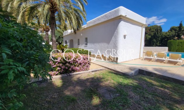 Resale - Villa -
Teulada - Moraira