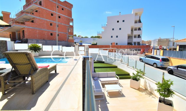 Herverkoop - Villa -
Orihuela Costa - Villamartin